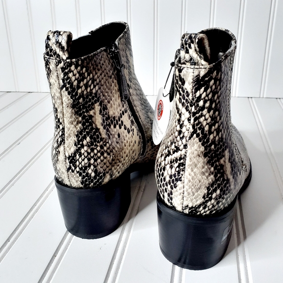 NEW Blondo Elvina Snakeskin Leather Booties C434 - Picture 6 of 14